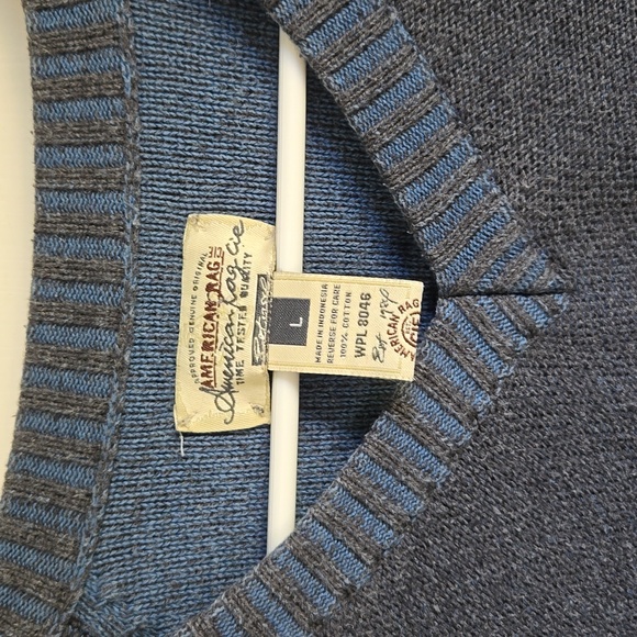 American Rag sweater - Picture 2 of 4